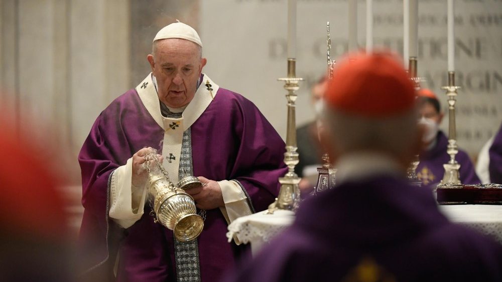 O Papa Francisco durante a missa de imposição das Cinzas