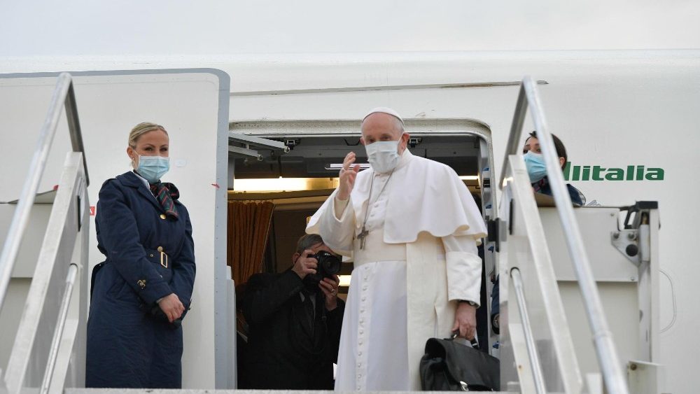 2021.03.05  Viaje apostólico del Papa Francisco a Iraq, partiendo del aeropuerto Internacional de Fiumicino