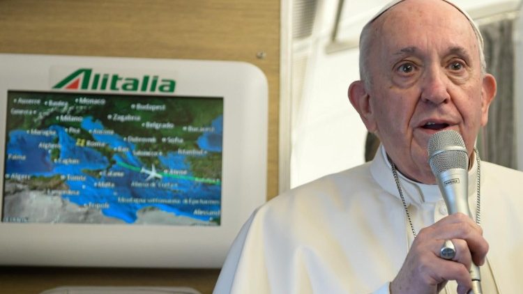 Pápež pri stretnutí s novinármi počas cesty do Iraku - 5. marca 2021