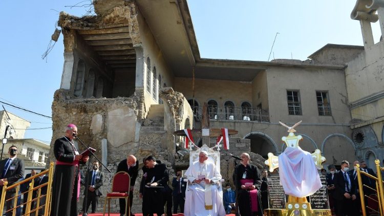 教宗在摩苏尔为战争受难者祈祷