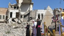 Viaje apostólico del Papa en Iraq, oración por las víctimas de la guerra de Mosul.