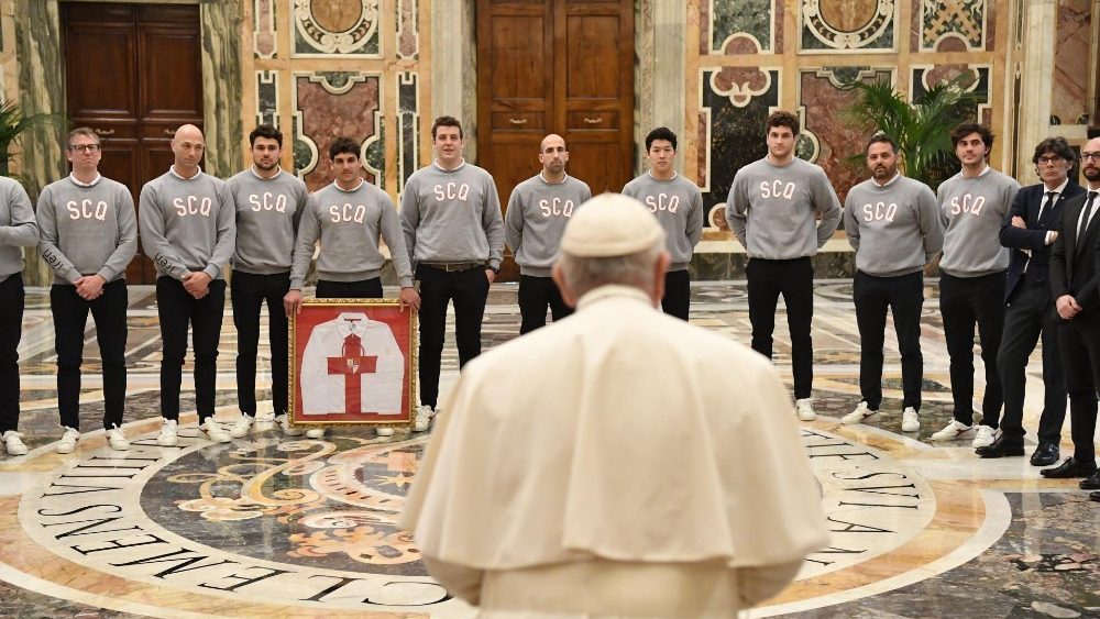 El Papa recibe en audienca al equipo de waterpolo de Genova