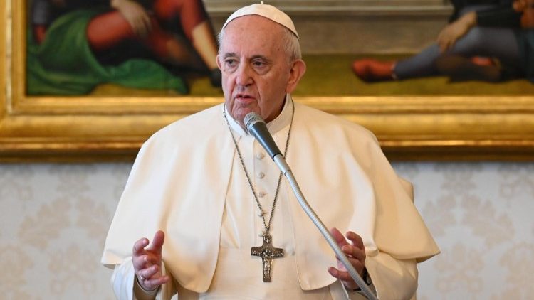 Papież życzy Polakom radosnego spotkania ze Zmartwychwstałym