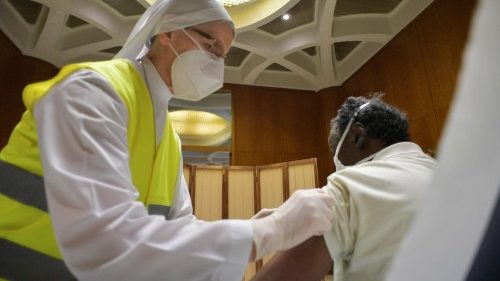 Vaticano: otras 300 personas sin hogar recibirán la vacuna contra el Covid