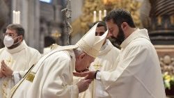 Dnešní obřady svěcení nových kněží pro římskou diecézi