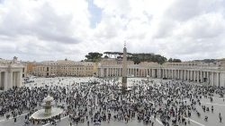 Regina Coeli auf dem Petersplatz in Rom