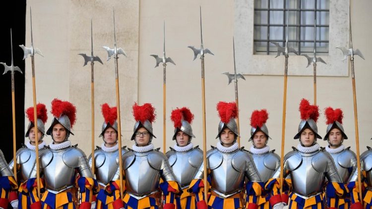 File foto of members of the Pontifical Swiss Guard
