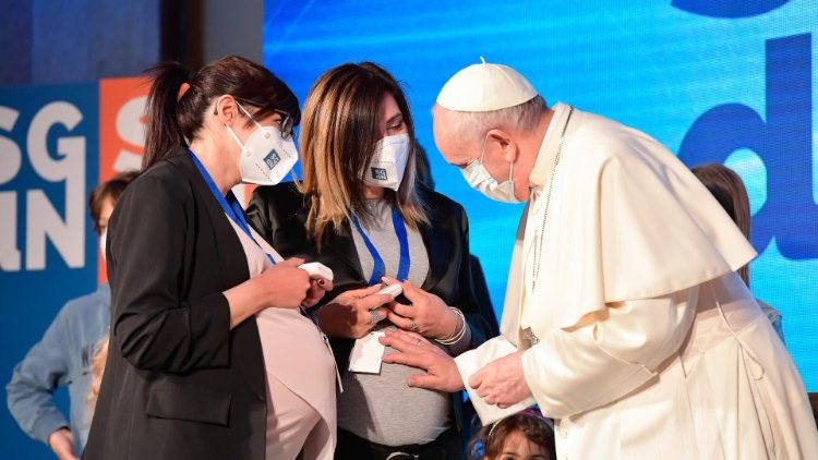 教宗出席有關出生率的會議