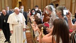 Spotkanie Franciszka z diakonami stałymi w Rzymie i ich rodzinami 