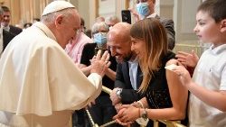 Der Papst begrüßte auch die Familienangehörigen der Diakone, die am Samstagmittag in den Vatikan gekommen waren