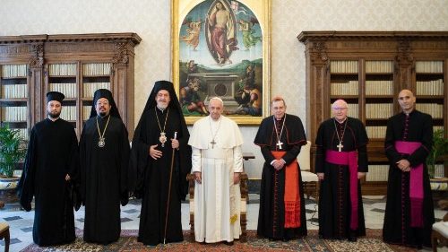 Le Pape François et la délégation du patriarcat oecuménique de Constantinople, le 28 juin 2021. 