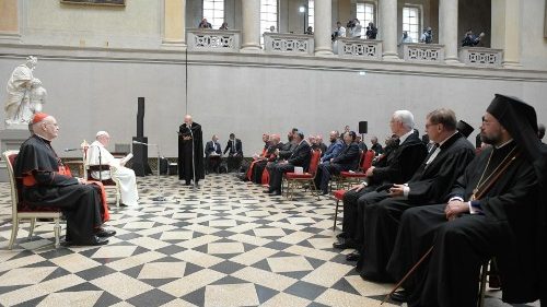 Будапешт: Папа встретился с делегатами ВСЦ и иудеями