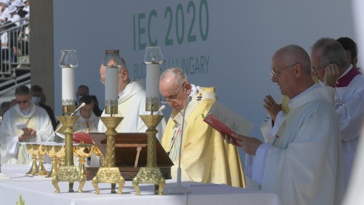 Papa Francisco participou da missa de encerramento do último Congresso na Hungria, em 2021