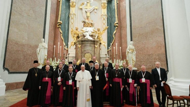 Ferenc pápa a szlovák püspökökkel a sasvári Mária-kegyhelyen