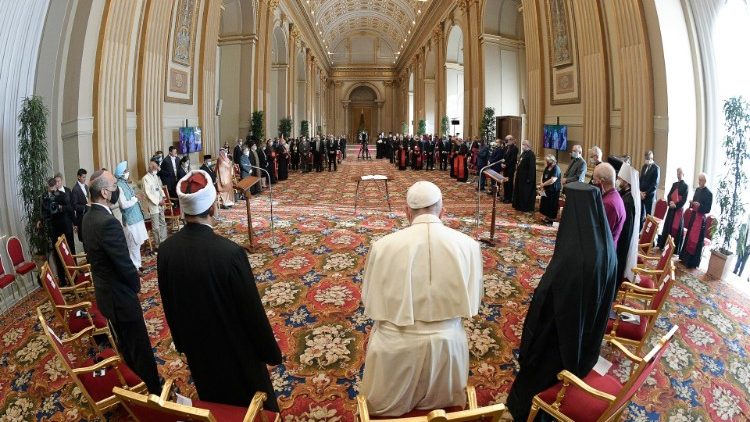 Pope Francis meets with religious leaders and scientists at the "Faith and Science" meeting
