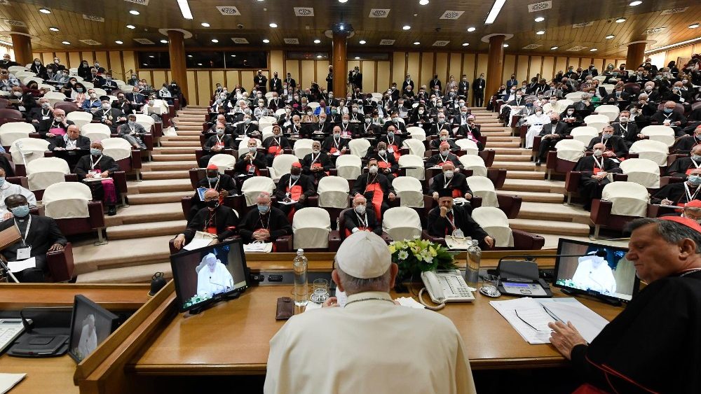 O Papa Francisco durante o momento de reflexão para o início do caminho sinodal no sábado 9 de outubro