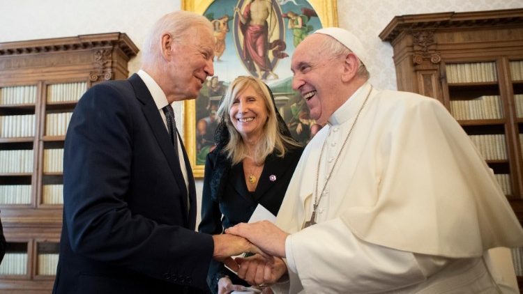 Papst Franziskus empfängt US-Präsident Biden am 29.10.2021 im Vatikan