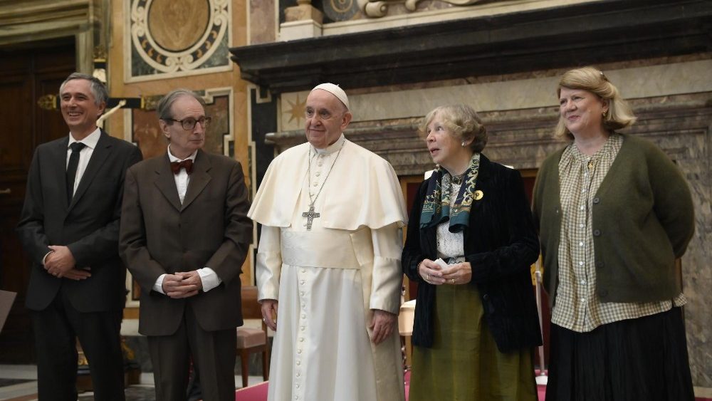 Lauráti Ratzingerovej ceny s pápežom Františkom