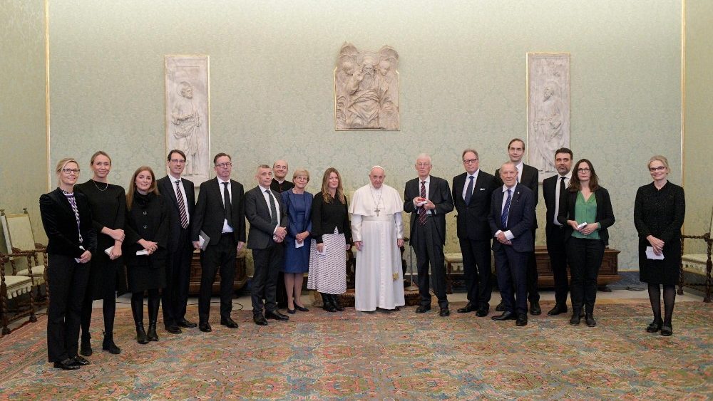 Členovia Švédskej akadémie na audiencii u pápeža Františka