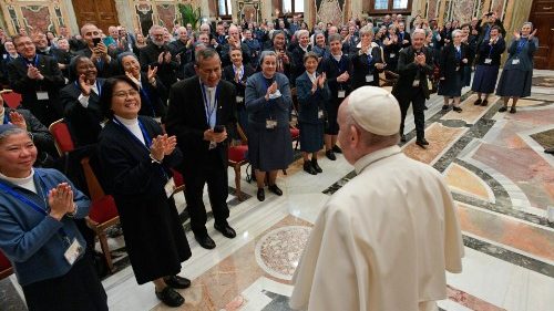 Il Papa ai Paolini: fate “correre” la Parola, usando i mass media come pulpito