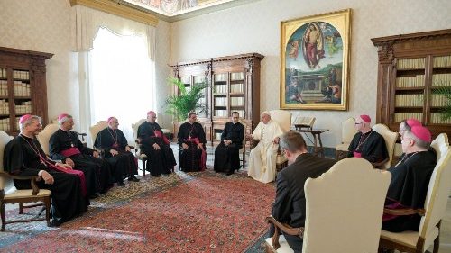 Les évêques de Suisse en discussion avec le Pape François, le 26 novembre 2021.