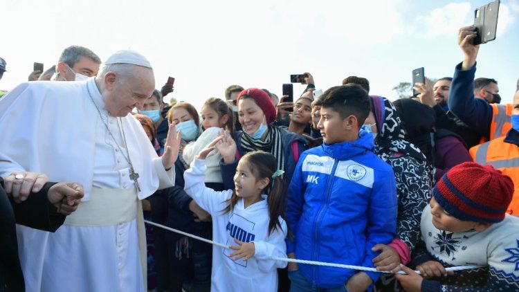 El Papa Francisco visita el centro de refugiados de Mytilene en el marco de su Viaje Apostólico a Chipre y Grecia en diciembre 2021