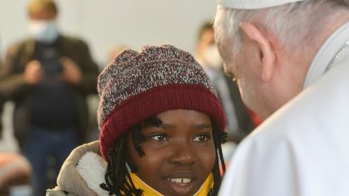 El Papa: los migrantes no son invasores, su contribución enriquece la humanidad