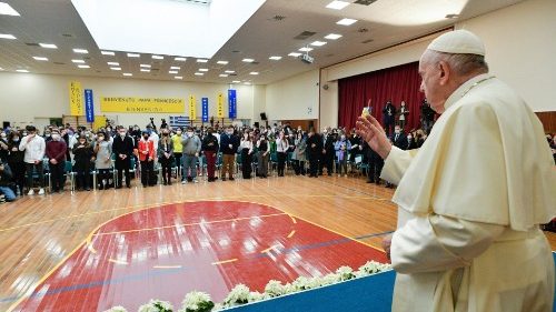 Pápež mladým Grécka: Majte odvahu nádeje a snívania