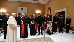 Le Pape a reçu mercredi 15 décembre les organisateurs et artistes du Concert de Noël du Vatican qui a lieu le 16 décembre. 