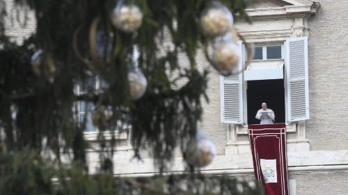 Pope at Angelus: sustain, defend and safeguard the family