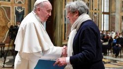 Fiți mai aproape de cei care trăiesc izolarea și descurajarea: Papa, surorilor Congregației Notre-Dame