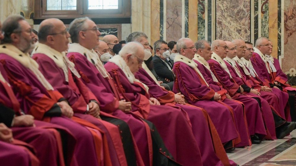 Členovia tribunálu Rímskej róty na audiencii Svätého Otca (27. jan. 2022)