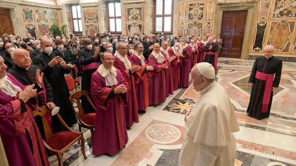 Členovia tribunálu Rímskej róty na audiencii Svätého Otca (27. jan. 2022)