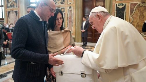 Papst Franziskus empfing Mitglieder des italienischen Verbandes der Lederchemievereinigung in Audienz