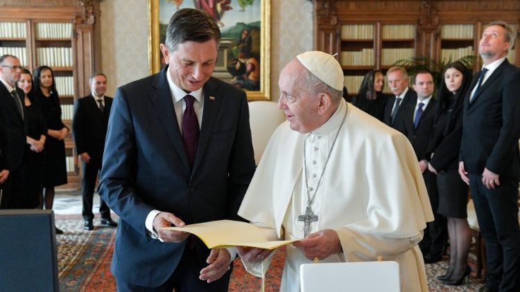Pāvests tiekas ar Slovēnijas Republikas prezidentu