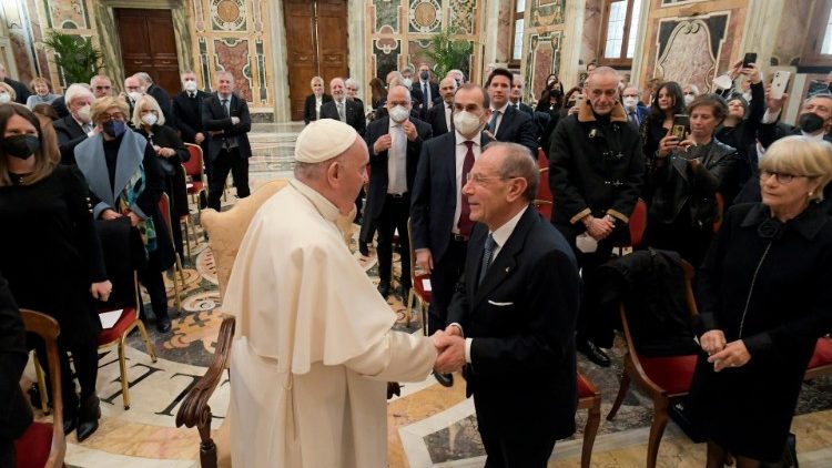 Ferenc pápa és az Olasz Rákellenes Liga elnöke 