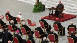 Im Jahr 2022: Eine Fastenpredigt von Kardinal Cantalamessa für die römische Kurie in der vatikanischen Audienzhalle