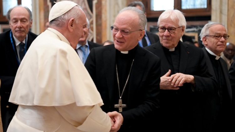 Papa Franjo sa sudionicima međunarodne konferencije „Odgoj za demokraciju u fragmentiranome svijetu“.