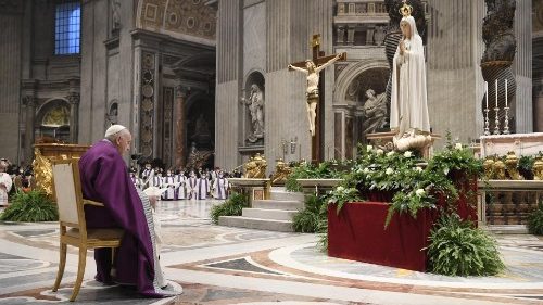 La supplica del Papa alla Madonna: liberaci da questa guerra crudele e insensata