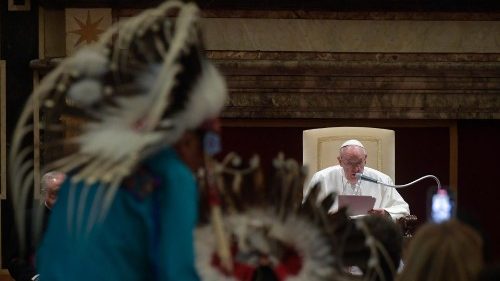 In Canada, the Pope announced his itinerary: the warmth of the indigenous people