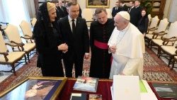 Polens Präsident Andrzej Duda mit First Lady bei Papst Franziskus 