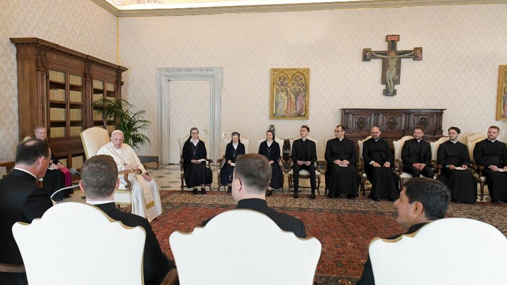 Komunita Pápežského inštitútu Teutonico - Santa Maria dell'Anima na audiencii 7. apríla 2022