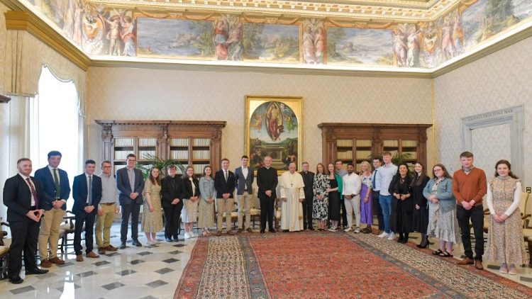Papież wspiera synod na poziomie uniwersytetów