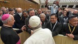 O Papa Francisco com os Missionários da Misericórdia