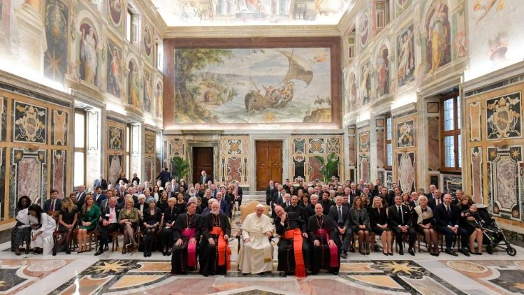 El Papa y los miembros de la Papal Foundation