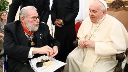 Papa në takimin me anëtarët e Federatës Ndërkombëtare të Farmacistëve Katolikë