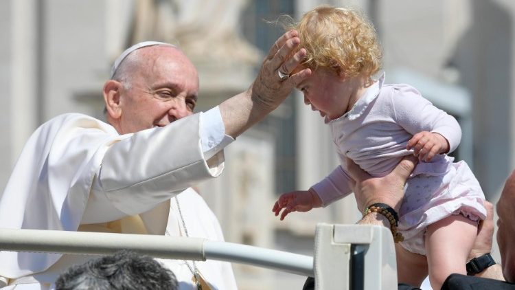 Papież: bezdzietność to tragiczne ubóstwo