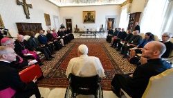 Papa com membros da Comissão Internacional Anglicana-Católica Romana em 13.05.2022 