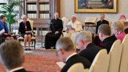 O Papa com os membros da Comissão Internacional Anglicana e Católica Romana