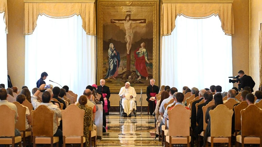 Pápež František s mladými z francúzskej diecézy Viviers, 14. mája 2022